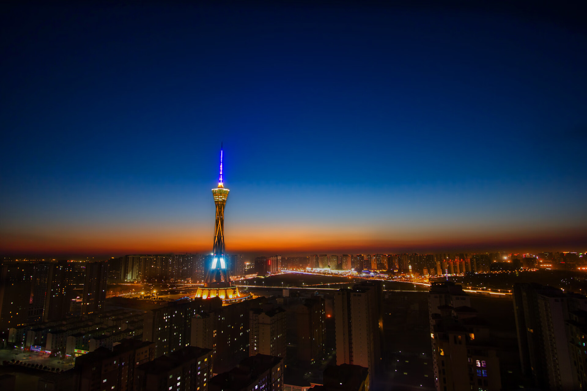 美洲杯裁判判罚案例法律分析，美洲杯裁判放大镜